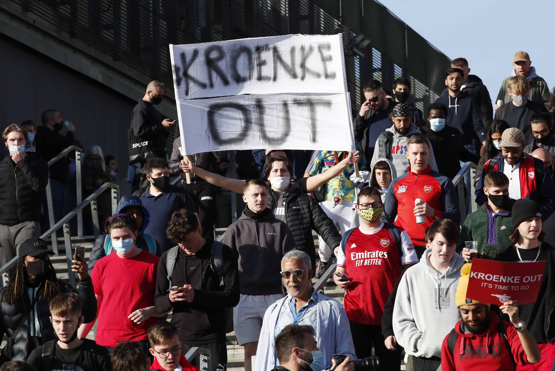 Arsenal fans protest against owner after failed launch of a European Super League