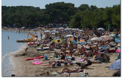 Na umaškoj gradskoj plaži utopila se kupačica (70)