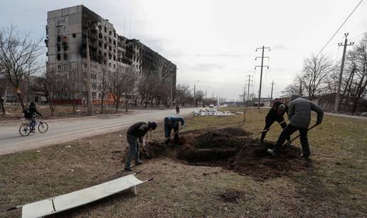 UN dobiva dokaze o masovnim grobnicama: U jednoj ukopali preko 200 ljudi u Mariupolju