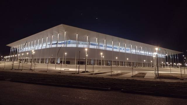 FOTO Zasjala rasvjeta na novom stadionu Osijeka. Uskoro gotov