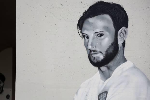 Split: Ususret 114. rođendanU Hajduka na zgradi Sveučilišta naslikani su murali nogometaša