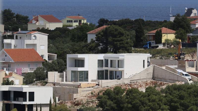 FOTO Marko i Iris Livaja podigli vilu na Šolti red iznad Rakitića!