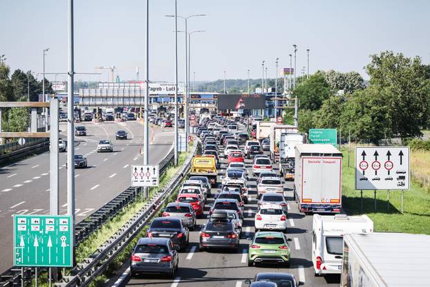 Zagreb: Gužve prema Jadranu, kolone vozila protežu se kilometrima