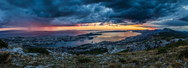Kozjak: Zalazak sunca promatran sa vrha Sv. Jure 