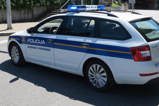 Žena u garaži u Rijeci  pronašla novac, policija traži vlasnika