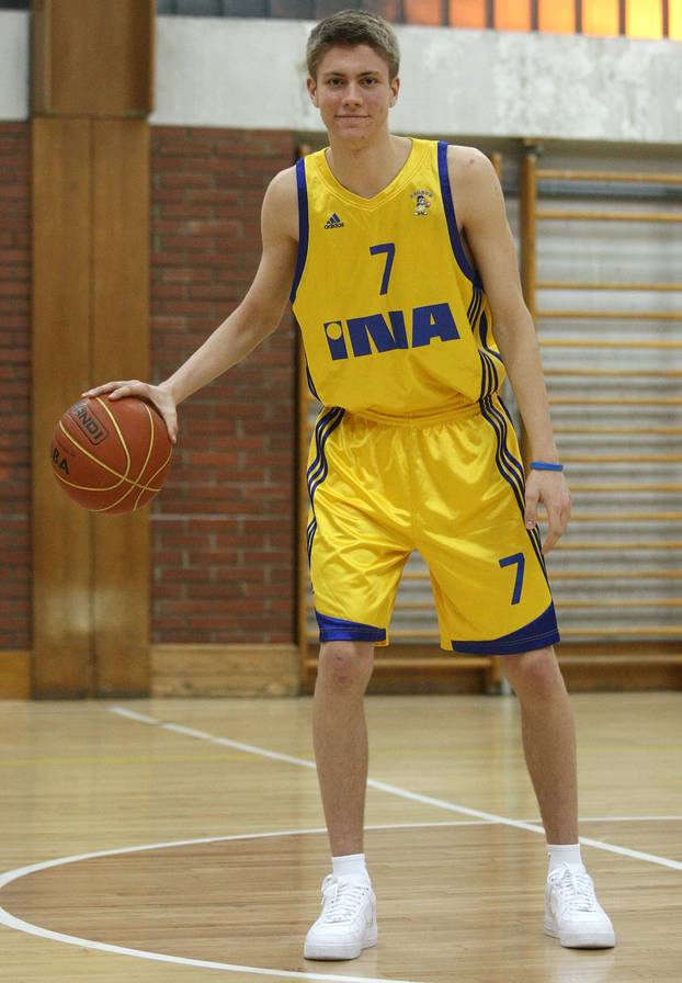 Zagreb: Dominik Mavra, Dario Šari? i Mario Hezonja, juniori KK Zagreb CO