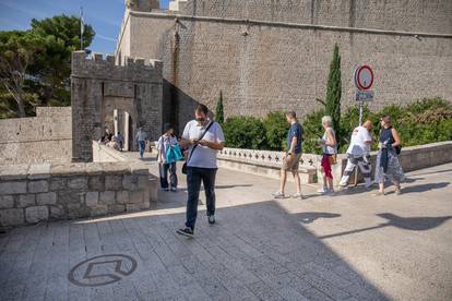 FOTO Dubrovnik pun turista