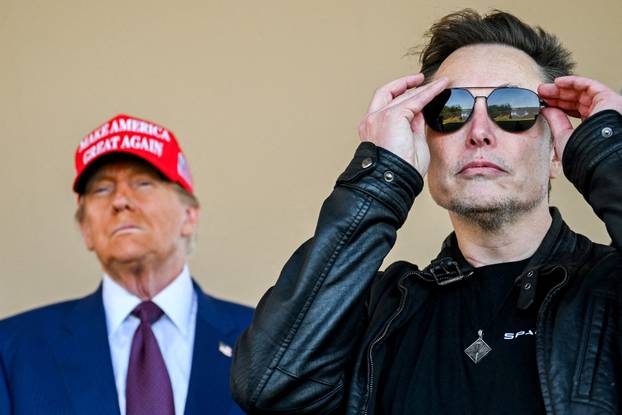 File Photo: Donald Trump Watches Spacex Launch Its Sixth Test Flight of Starship Spacecraft