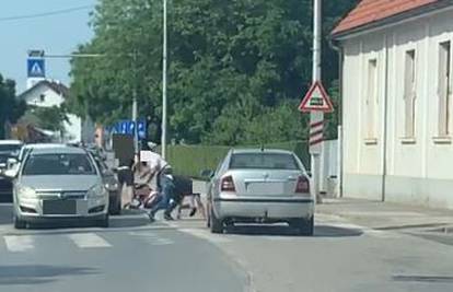 VIDEO Opet tuča na semaforu, ovaj put u Ivanić Gradu: 4 muškarca potukla se na cesti