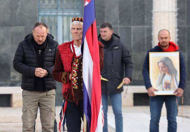 Šibenik: Muška molitva krunice