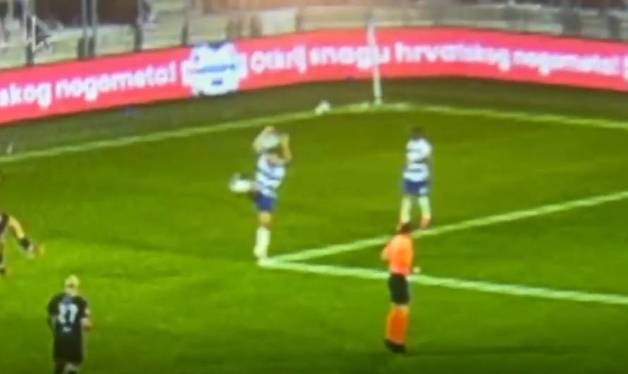 Transkript iz VAR sobe: 'To je trenutak kad ga pogađa lopta u ruku i to je točno iznad linije'