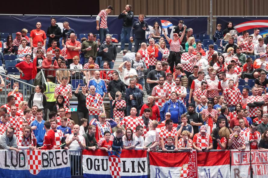 U boj, u boj: Podrška navijača u Grazu kao da smo u Hrvatskoj!