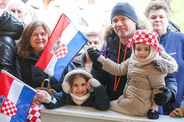 Do?ek bron?anih rukometaša Raužana i Kuzmanovi?a u Brckovljanima