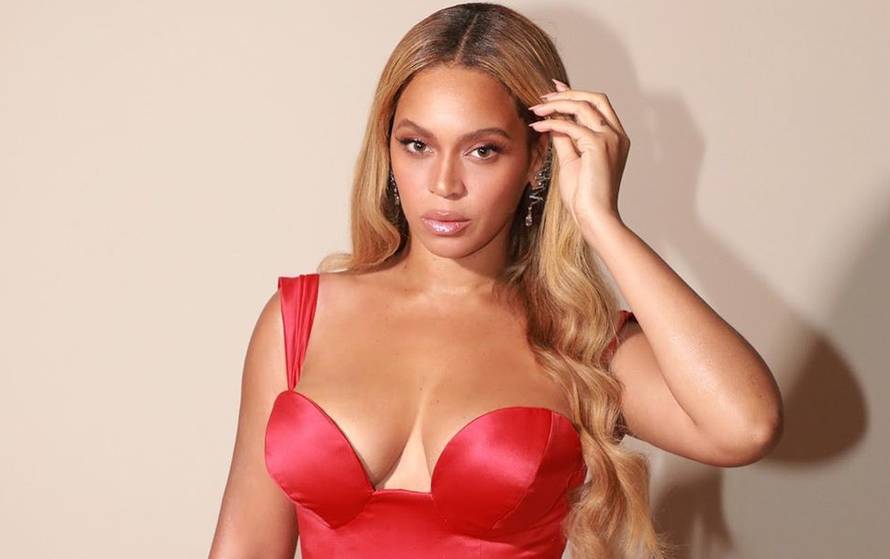 Beyonce bez gaćica na dodjelu: 'Izbacila' nogu poput Angeline