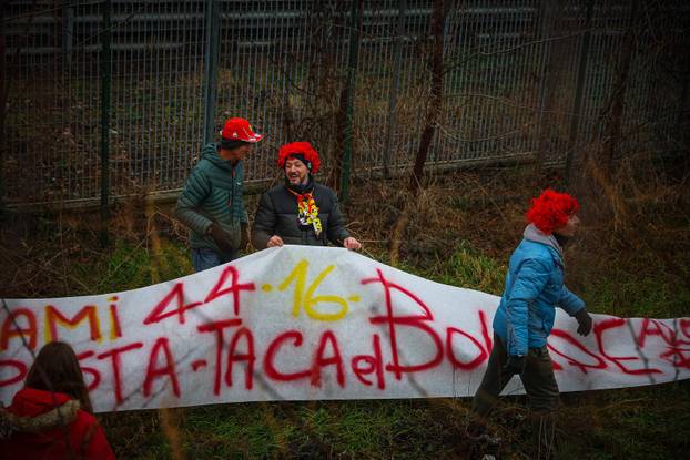 Prvi krug novog voza?a Ferrarija Lewisa Hamiltona tijekom dana testne vožnje u Fioranu