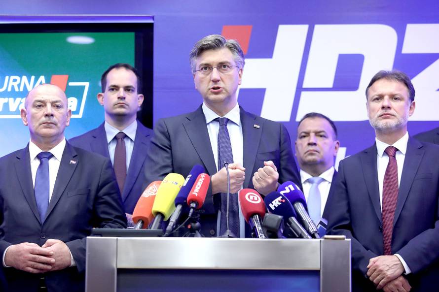 Ekskluzivno donosimo HDZ-ove izborne liste: Među 154 imena su Tuđman, Salapić, Kalmeta...