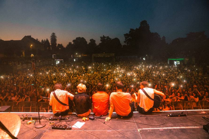 Joker Out na glavnoj pozornici Špancirfesta napravio spektakl: Deset tisuća ljudi pjevalo u glas
