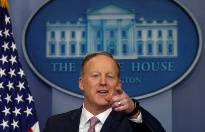 Glasnogovornik Bijele kuće Sean Spicer je dao ostavku