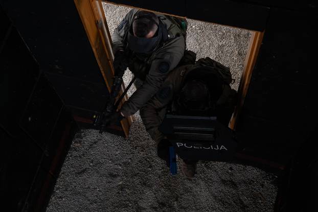 FOTO Counter-strike na hrvatski način! Pogledajte vježbu vojne policije i specijalaca iz MUP-a
