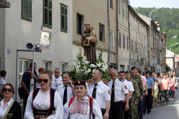 Velikom procesijom u Kninu obiljeÅ¾en blagdan Svetog Antuna Padovanskog