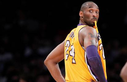 Kobejev otisak ruke s Walk of Famea prodan  za 75.000 $