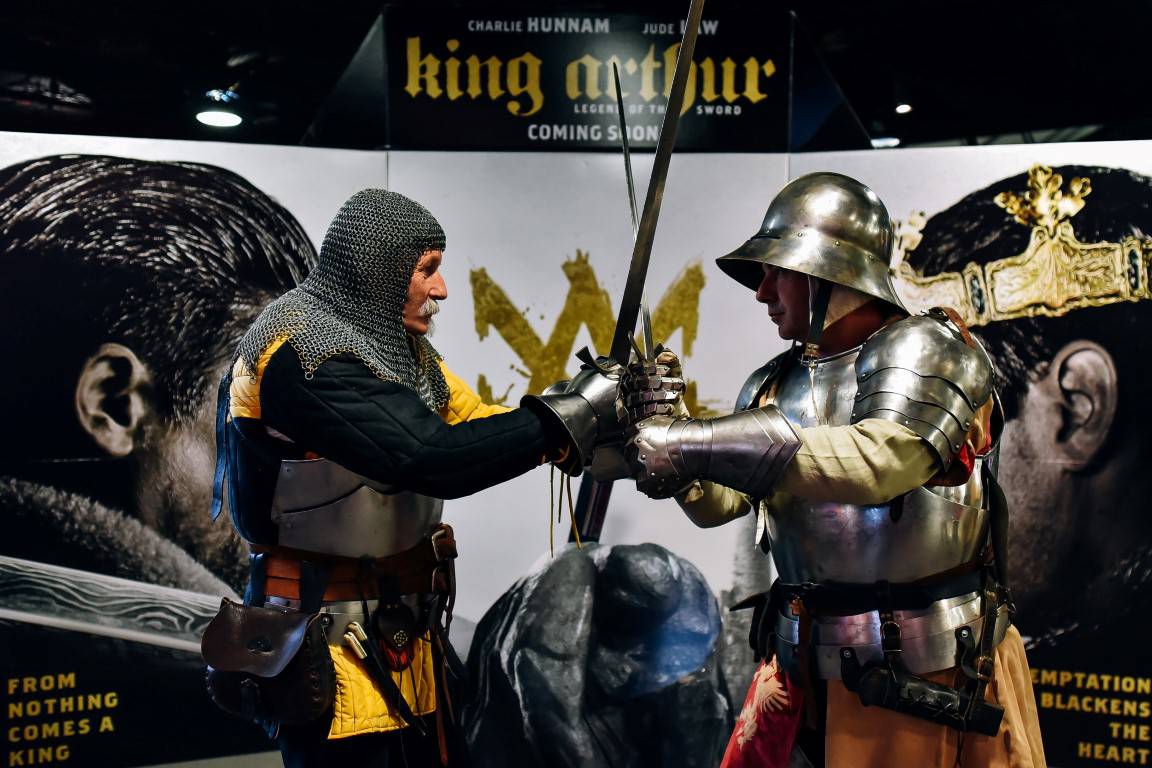 Brojni poznati pogledali epsku priču o maču kralja Arthura