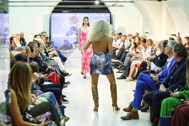 24 sata Zagreb: Modna revija brenda Duchess Snježane Schillinger u Muzeju grada Zagreba