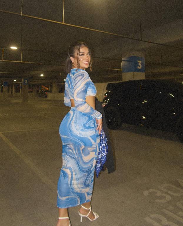 FOTO Atraktivna borkinja UFC-a i Playboyeva zečica snimile su kako se hrvaju. Fanovi u ekstazi