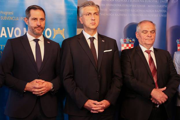 Split:  Premijer Plenković na potpisivanju Ugovora o sufinanciranju izgradnje i opremanja sportskog centra Vučevica