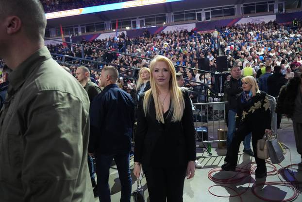 U Beogradskoj Areni održan je skup Srpske napredne stranke "Srbija - naša obitelj"