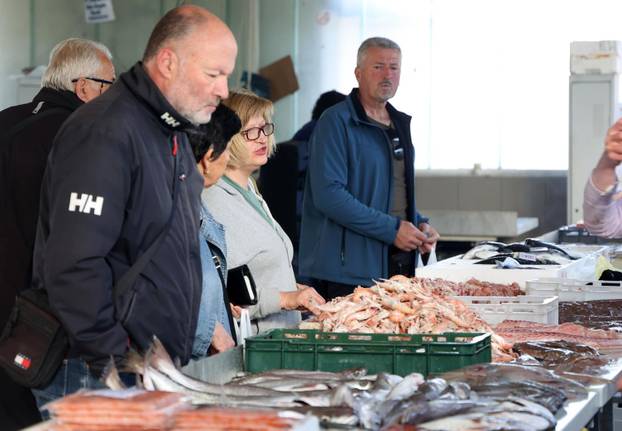 Šibenik: Ponuda na šibenskoj ribarnici
