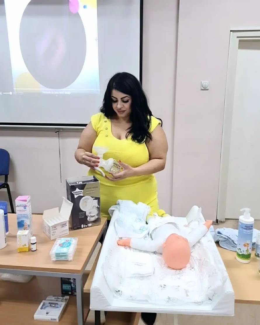 Tvrdila da je patronažna sestra godinama i objavljivala fotke. Javili se poliklinika i policija