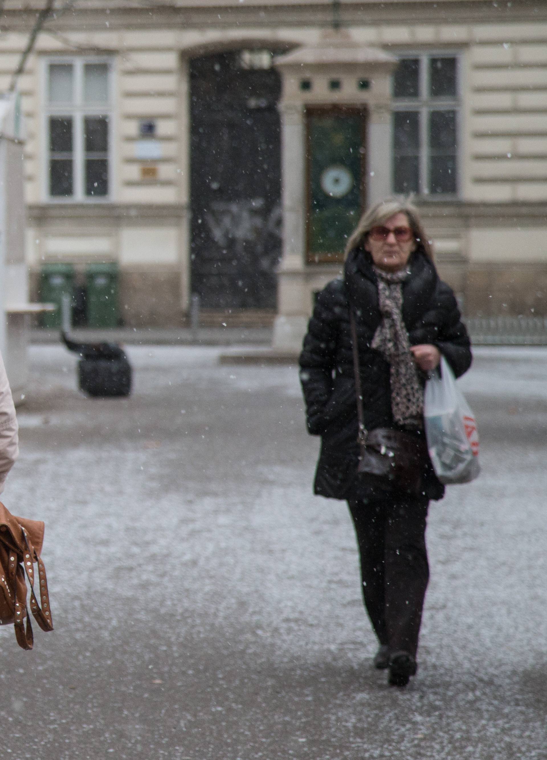 Stigla polarna fronta: Snijeg u zaleđu Šibenika, Dubrovnika...