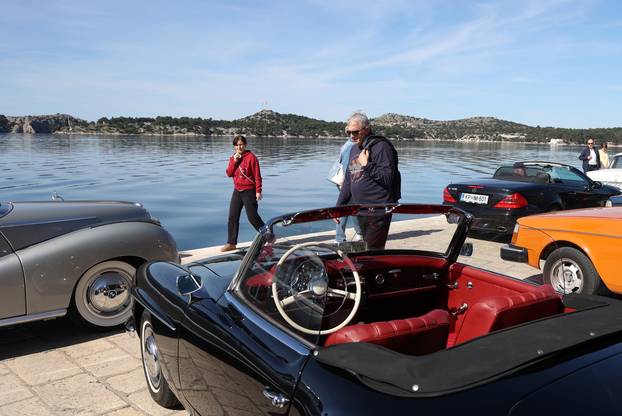 Šibenik: Uskršnji Oldtimer Promo Tour na šibenskoj rivi 