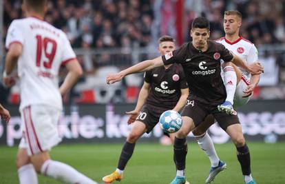 VIDEO 'Novi Mandžo' rešeta kao pravi: Pogledajte tu majstoriju! Schalke se vratio u Bundesligu