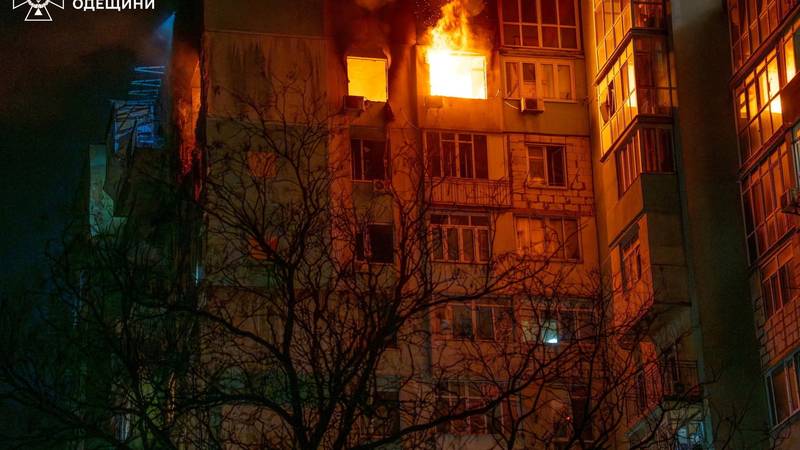Rusija dronovima i raketama napala Odesu i Dnjepar