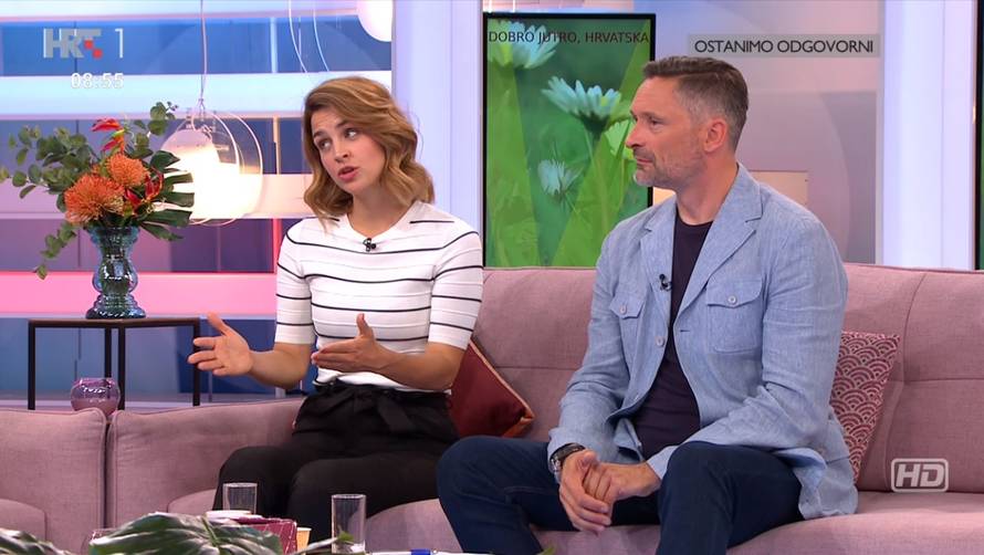 Nasmijana Doris Pinčić vodila je emisiju nakon šuškanja o krizi u braku: Na ruci nema prstena...