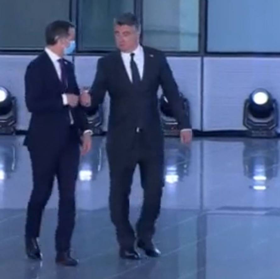 NATO šefovi s maskama došli na fotografiranje, a Milanović bez