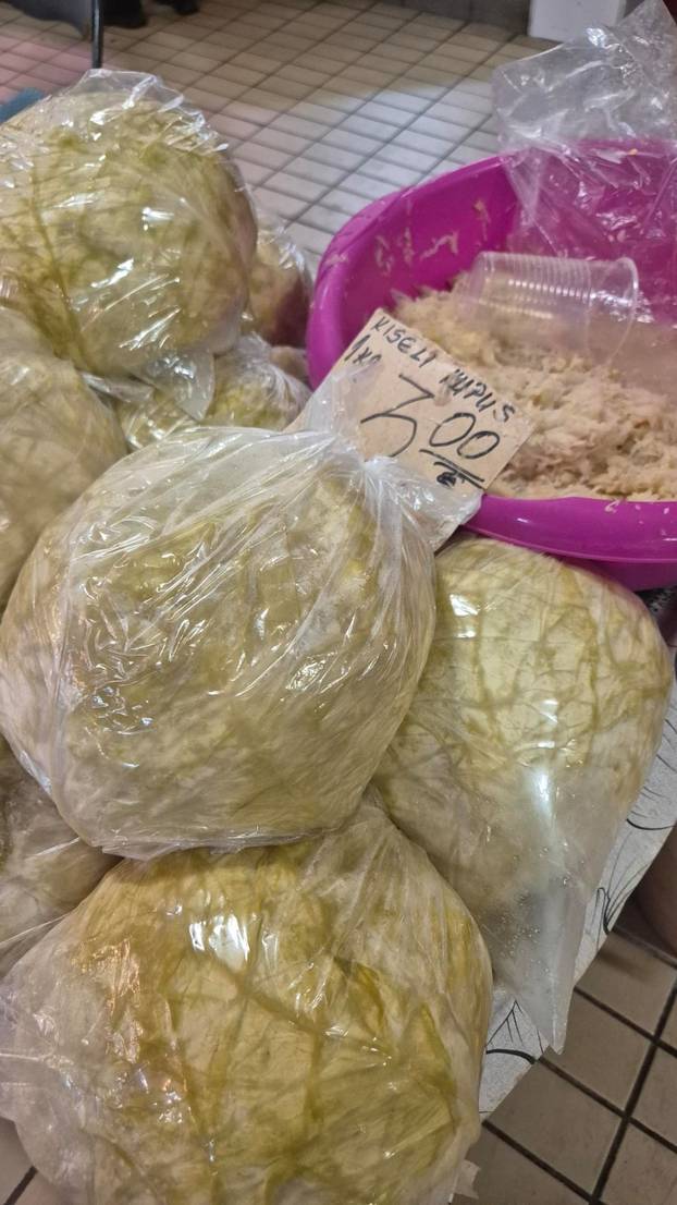 FOTO Pogledajte ponudu tržnice u Osijeku: Kila odojka 4,19 €. A 30 jaja je 6 €. Evo što se isplati