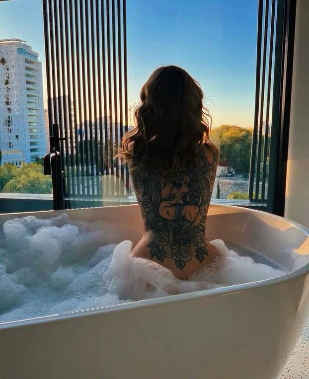 FOTO Puna je tetovaža i nema dlake na jeziku: Evo što govori o privlačnosti i samopouzdanju