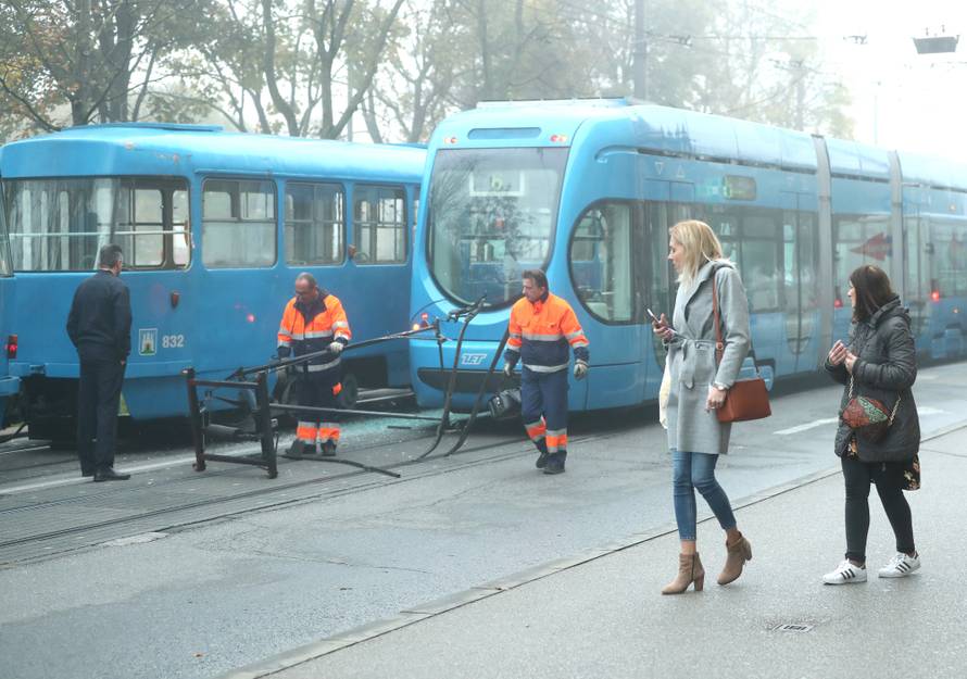 Tramvaji ne voze kroz centar: 'Trola je pala i sve je puknulo'