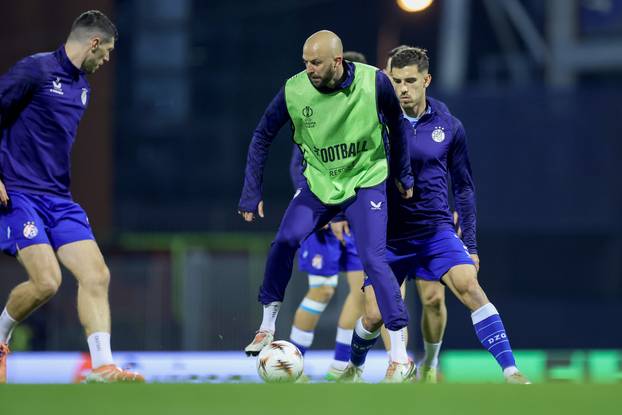 Zagreb: Zagrijavanje igrača uoči početka utakmice GNK Dinamo - Celta Vigo