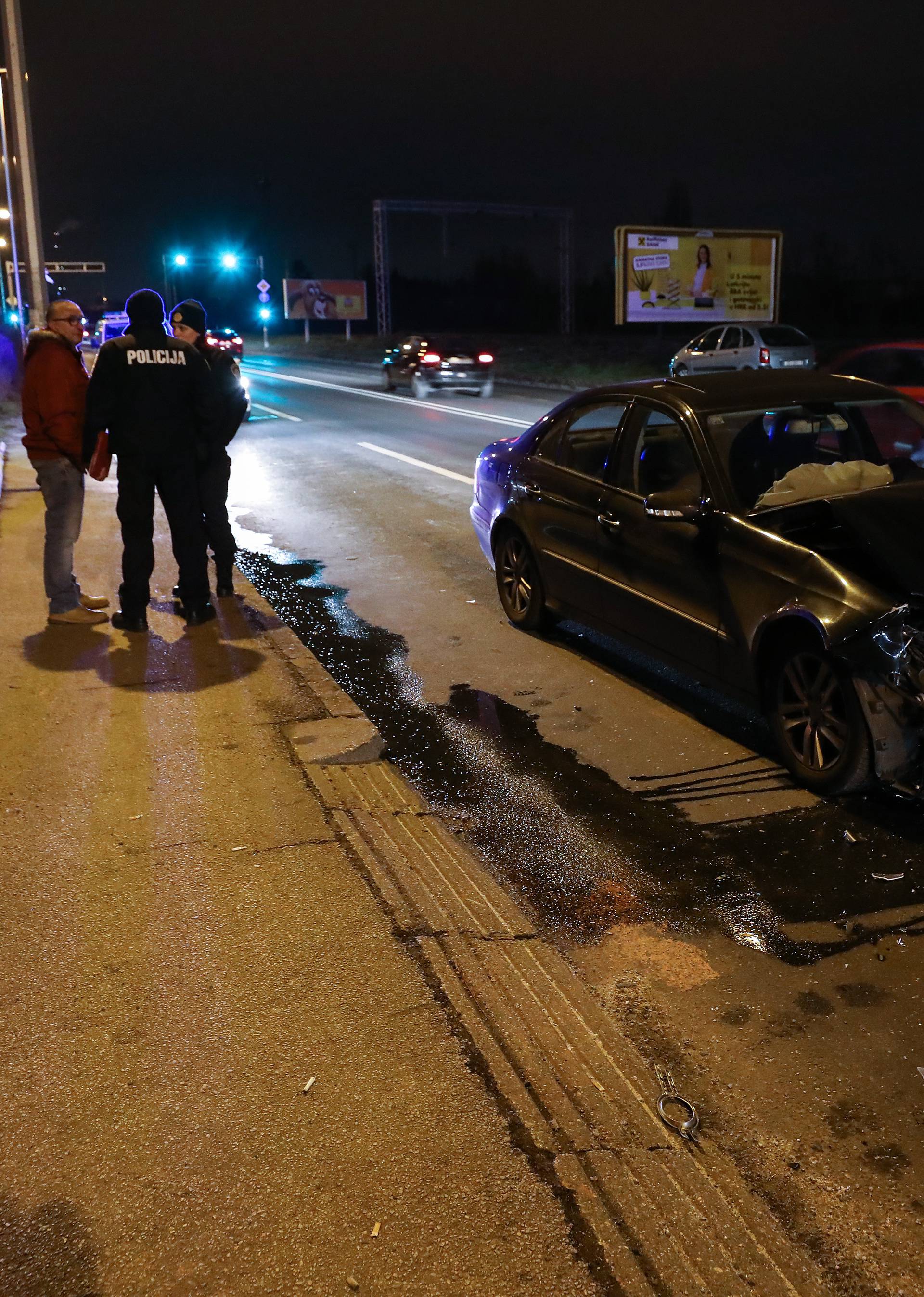 Zagreb: Dvije osobe ozlijeÄene u lanÄanom sudaru tri autoobila u Ilici