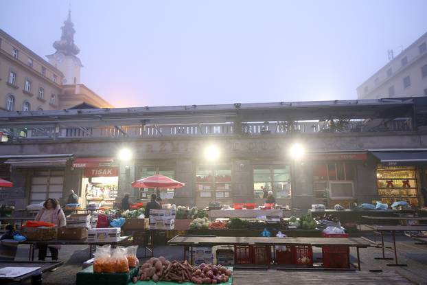 Zagreb: Zatvoreni dio tržnice Dolac niti danas ne radi