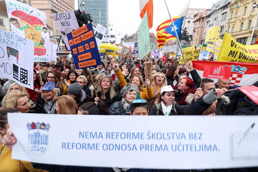 'Dosta je!' Najsnažnije poruke koje su učitelji poručili Vladi