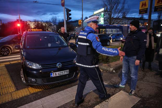 Sarajevo: Prosvjed nakon stravične tramvajske nesreće produžio se i na večernje sate