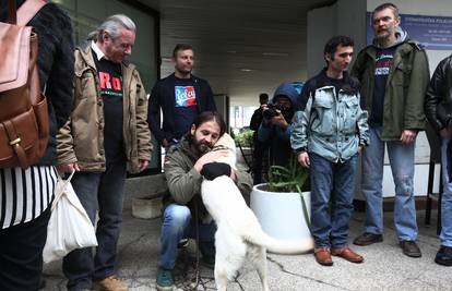 Branitelj prosvjedom tražio da mu odobre liječenje konopljom