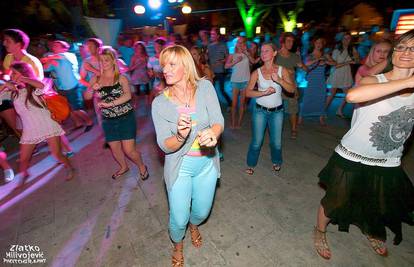 U Splitu je otvorena sezona latino plesova u InBOX baru