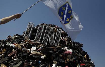 Stup srama usred Berlina u spomen na Srebrenicu