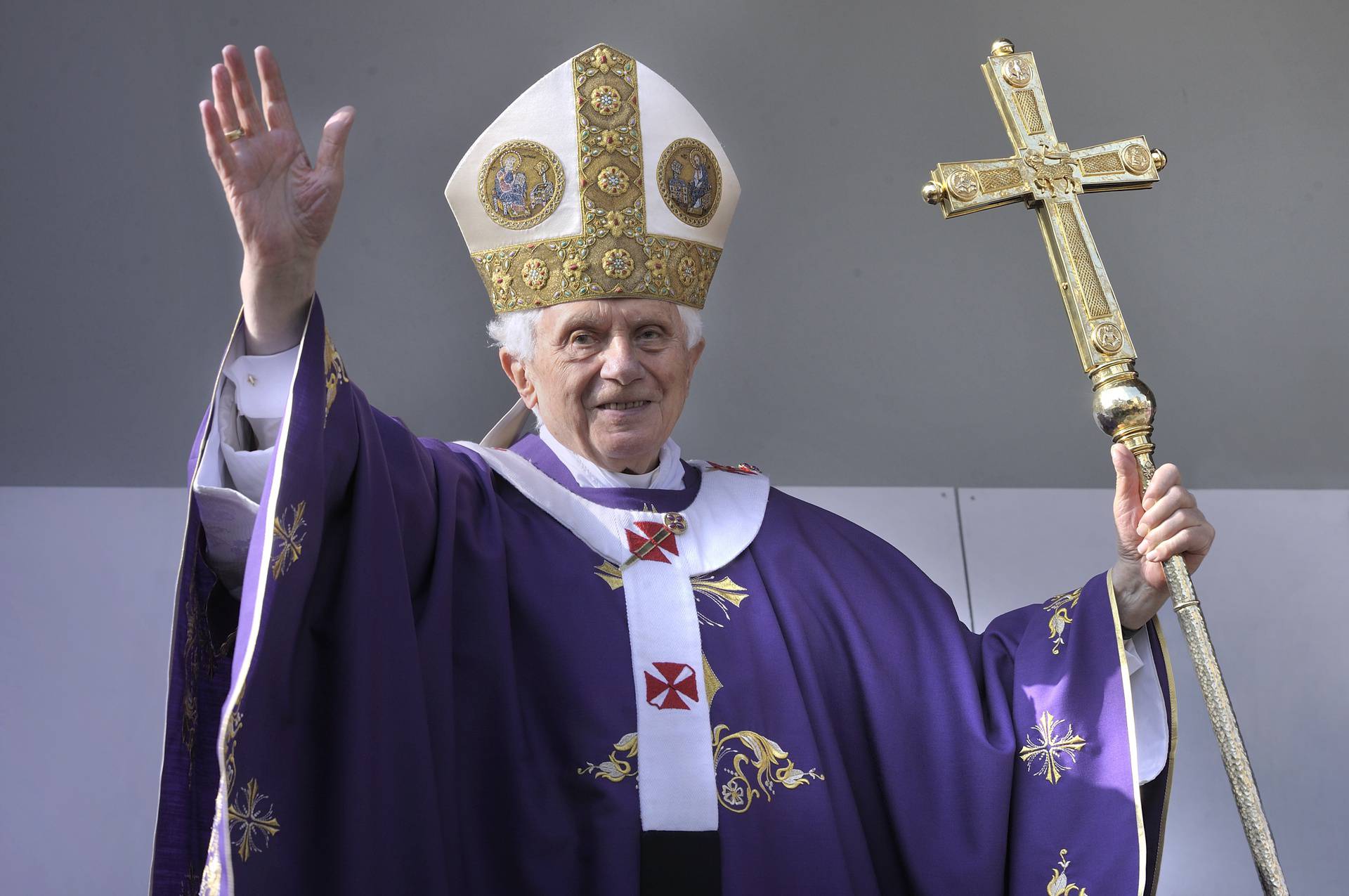 Pope Benedict XVI celebrates mass  during his visit at the parish of San Giovanni Battista de La Salle, in the Rome.March 4, 2012